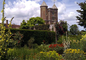 Kent Castles, Gardens and Coastline 3 Day Tour from London